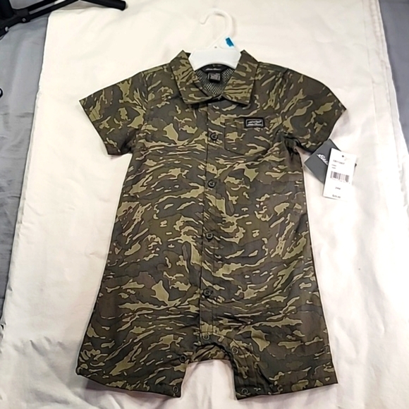 *NWT* Eddie Bauer camo print romper - Picture 1 of 5